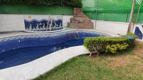 Casa En Venta En Lomas De Cocoyoc Con Acabados De Lujo, Alberca Y Jardín Apta A Créditos