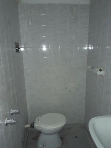 Imagen 7 de 7 de Venta Ph A Refaccionar / Dos Dormitorios / 124 Entre 64 Y 65