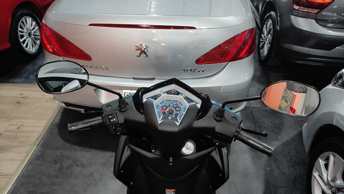 Imagen 6 de 10 de Scooter Yamaha