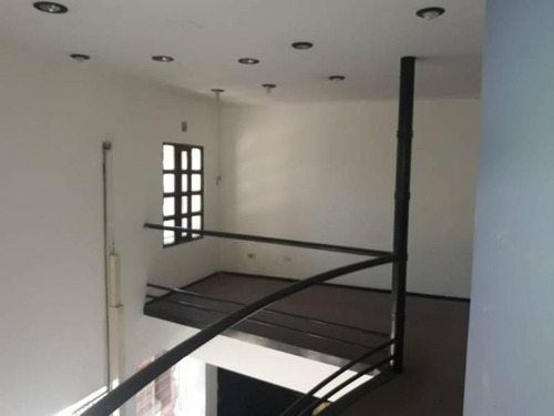 Zona Centro !! Ideal Para Oficinas Con Acceso Garage.