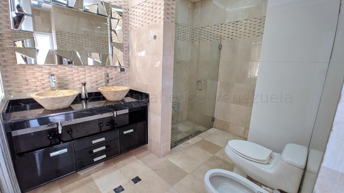 Imagen 10 de 17 de Ph Apartamento En Venta En El Solar Del Hatillo, Caracas, Codigo: Mvg 21-18042