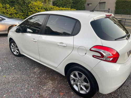 Peugeot 208 1.5 Allure Touchscreen 2014