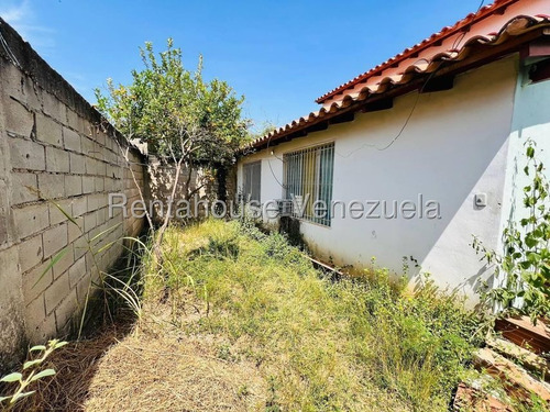 Rent-a-house Vende Hermoso Townhouse, Pozo De Agua, Macaro, Turmero, Estado Aragua, 25-20152 Gf.