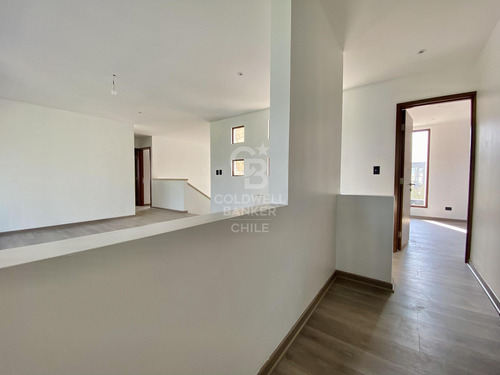Remodelada, Amplia Y Luminosa- Los Bosques-chicureo
