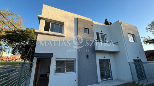 Duplex En Venta En Castelar
