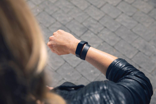 Imagen 2 de 2 de Correa Doble De Cuero Fitbit Para Inspire Negro