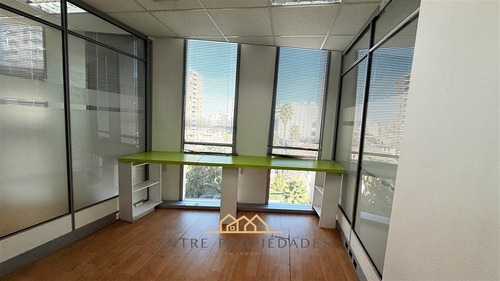 Oficina En Arriendo En Providencia, Metro Pedro De Valdivia