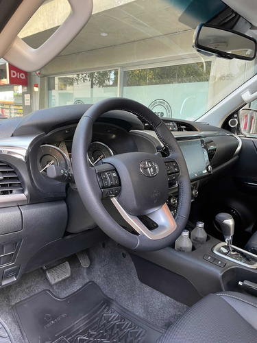 Imagen 14 de 19 de Toyota Hilux Srx 4x2 At 0km 2022