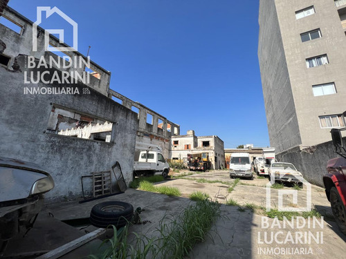 Terreno En Venta Y En Alquiler En Berazategui - Ex Galpon A Reciclar - Acceso Directo Autopista.