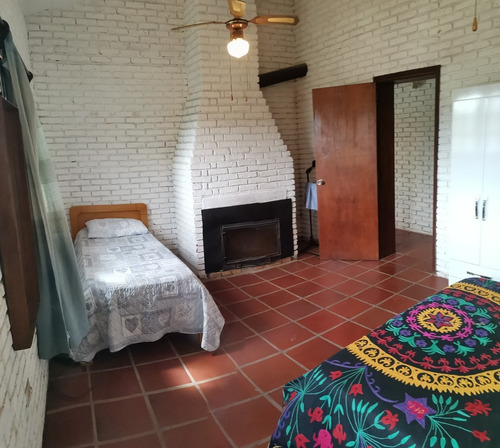 Importante Propiedad En Atlántida, 4 Dormitorios, 3 Baños, Piscina, Barbacoa
