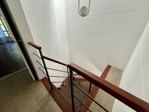 Casa Alquiler La Blanqueada, 4 Dormitorios, De Revista Dos Plantas Padrón Único