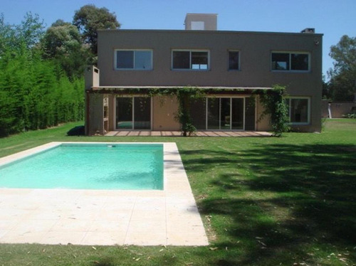 Venta Casa 4 Ambientes Con Parrilla Y Pileta / En Barrio Cerrado Bosque Chico