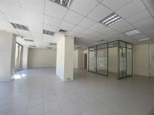 Local Comercial En Arriendo En Providencia, 159 Uf