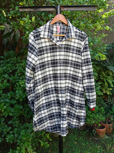 Camisa Larga A Cuadros Blanca Y Negra