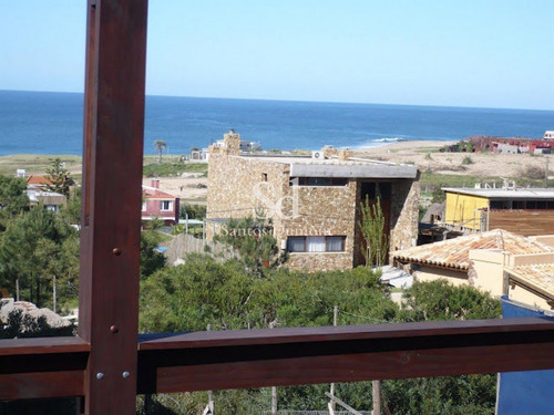 Espectacular Casa En Venta - 6 Dorms - El Chorro- Ref: 11665
