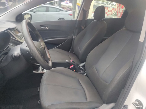 Hyundai HB20 1.6 COMFORT PLUS 16V FLEX 4P AUTOMATICO