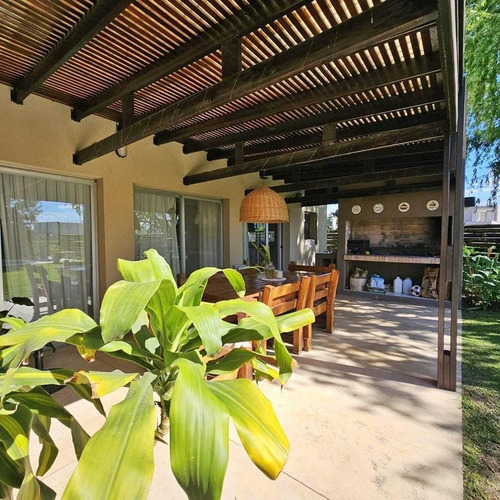 Casa En Venta Ubicado En Barbarita, General Pacheco, Tigre