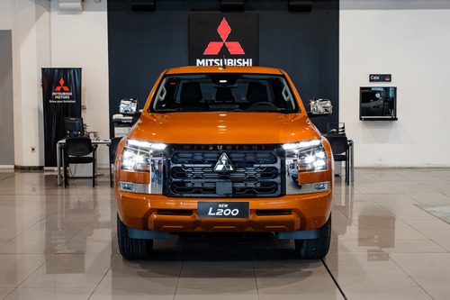 Mitsubishi L200 2.4 Di-D Gls High Power Mt 4Wd