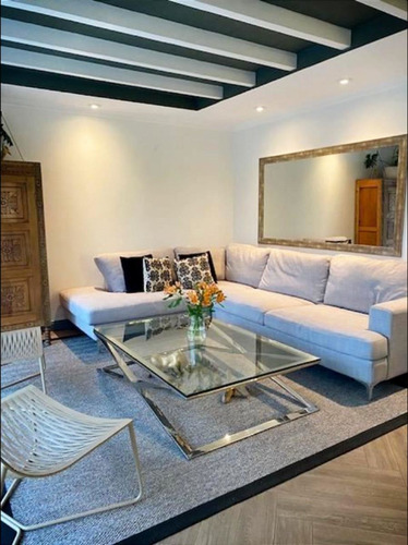 Casa En Venta De 5 Dorm. En Lo Barnechea