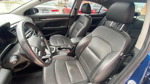 Imagen 10 de 15 de Hyundai Elantra 2019 2.0 Limited Tech Navi At