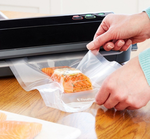 Imagen 2 de 6 de 4 Rollos Vacio Gofrado 25x500 Cms Oster Foodsaver Hamilton