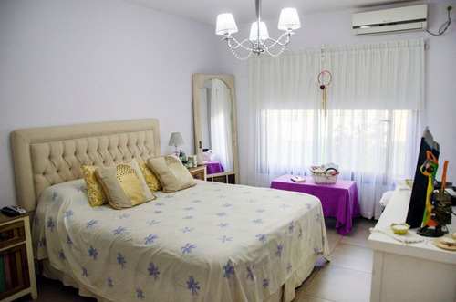 Imagen 19 de 22 de Casa A La Venta Venta - La Elina - Comarcas De Luján - 5 Ambientes - Pileta