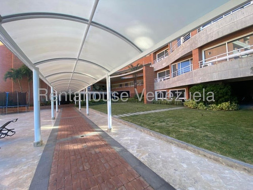 Acogedor Y Cómodo Apartamento En Alquiler. Urb. Lomas Del Sol.