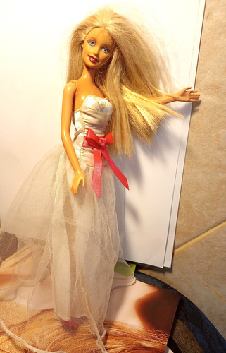 Boneca Barbie Noiva 1998 Mattel - Loira/vestido E Sapato (Usado)
