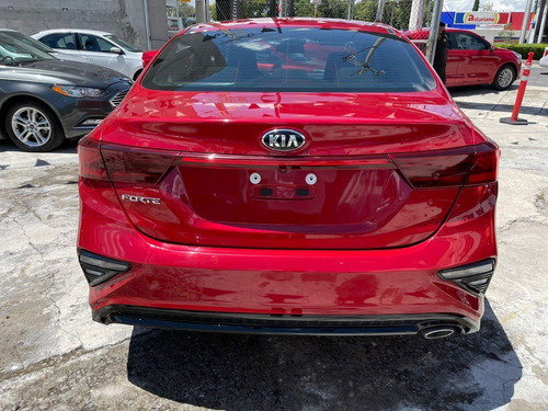 Imagen 11 de 15 de Kia Forte Lx Sedan 8674