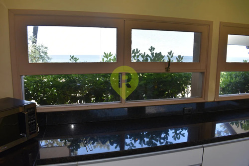 Venta Propiedad Única Frente Al Mar Con Piscina Infinita Y 3 Suites En Punta Del Este