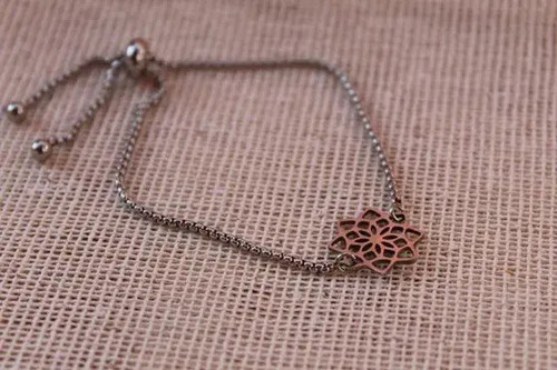 Imagen 8 de 8 de Pulsera Ajustable Mujer Dije Mandala Acero Inoxidable Plata