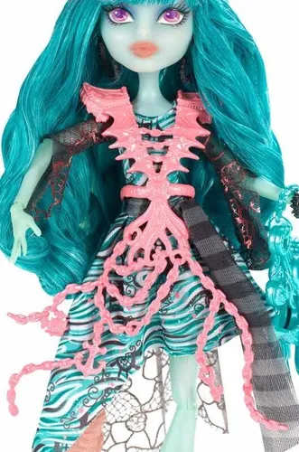 Monster high vandala store doubloons doll