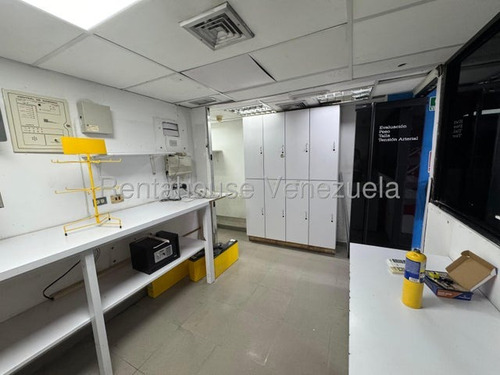 Local Comercial A Pie De Calle En Alquiler En Colinas De Bello Monte 25-18406 Cs