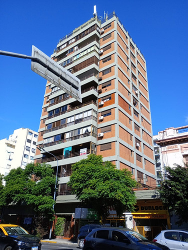 2 Amb. Contrafrente Con Balcon. Edificio Torre. Piso Alto. Todo Luz