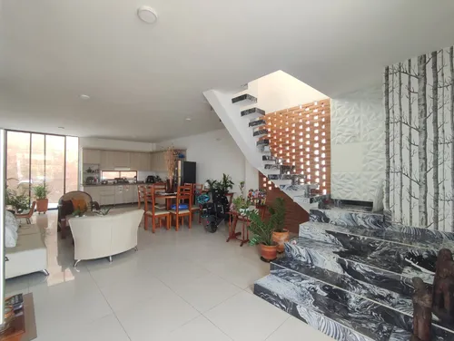 Casa En Venta En Doce De Octubre. Cod V30534