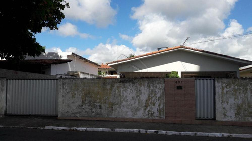 Imagem 4 de 10 de Casas - Ref: V716