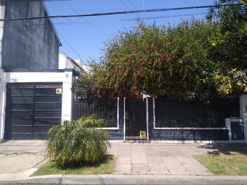 Casa 4 Amb En Venta Martinez Garage Quincho Jardin