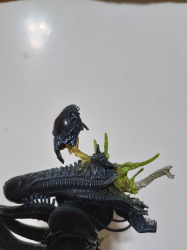 Alien Warrior Battle Damaged De Neca, No Mcfarlane (Usado)