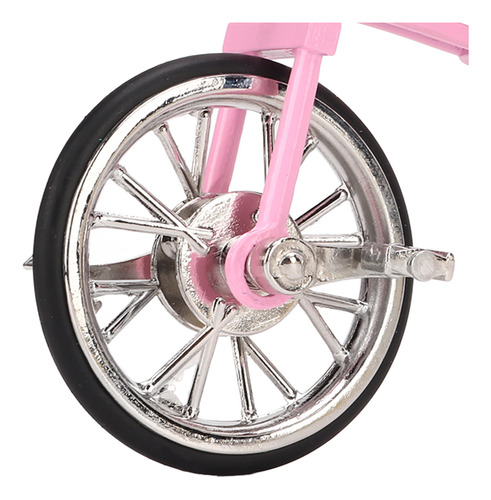 Adornos De Modelo De Triciclo Con Aspecto Rosa, Diseño Simul