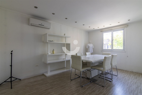Casa En Venta De 4 Dorm. En Las Condes