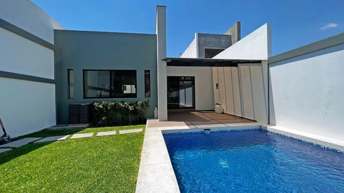 Oportunidad Única Casa Nueva En Venta Con Encanto Y Comodidades Modernas | 4 Recámaras, 4 Baños, Vigilancia, Alberca Y Jardín Privado En Fracc. Brisas