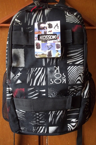 Mochila Reforzada Porta Skate Marca Kossok
