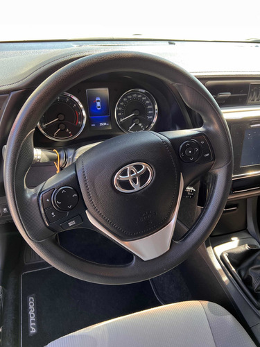 Imagen 4 de 8 de Toyota Corolla 2019 1.8 Xei Mt 140cv