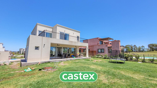 Casa En Venta En El Canton Golf