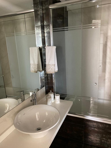 Imagen 10 de 18 de Apartamento En Venta De 2 Dormitorios En Playa Mansa (ref: Lij-5101)