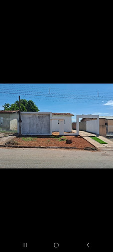 Casa , 2 Quartos, 1 Banheiro, Sala , Cozinha.  