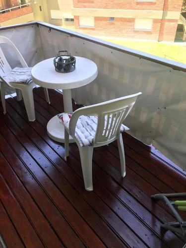 Apto, Dos Dormitorios, Segundo Piso Por Escalera, En Arcobaleno- Playa Mansa