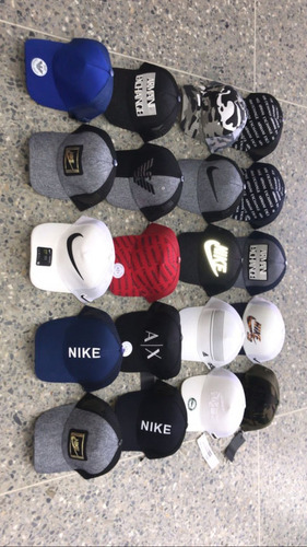 Imagen 7 de 9 de Gorras Armany Mayor Y Detal