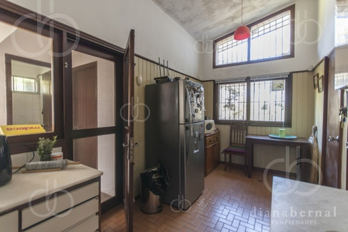 Casa De 3 Dormitorios Y Piscina En Mansa, Punta Del Este. - Ref: 41069