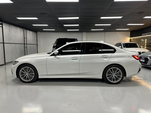 BMW Serie 3 3.0 330i Sedan Sport Line 252cv